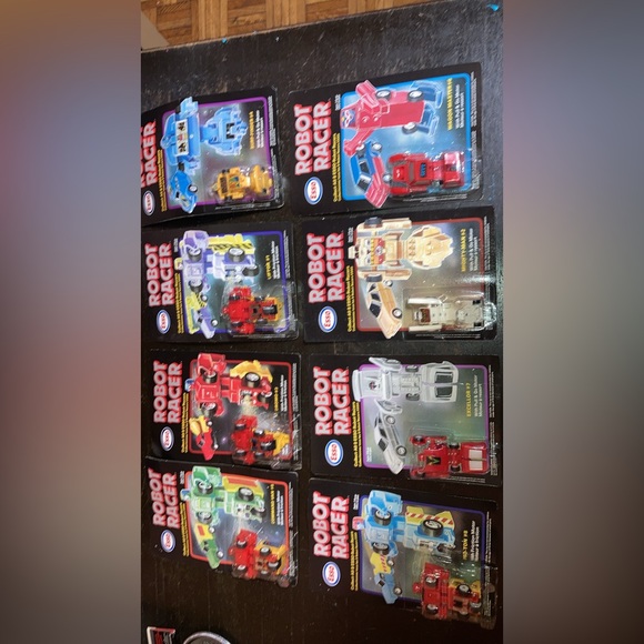 Esso Robot Racers - Collect All 8! - Picture 1 of 11